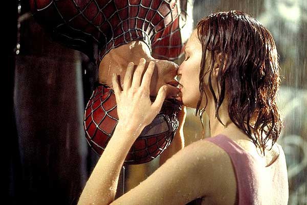 <img:http://www.the-reel-mccoy.com/movies/2002/images/Spider-Man_kiss.jpg>